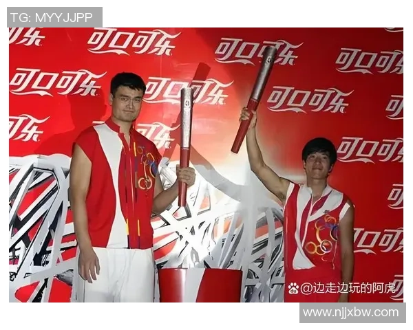 在街头偶遇姚明这位篮球巨人感受他的魅力与温暖