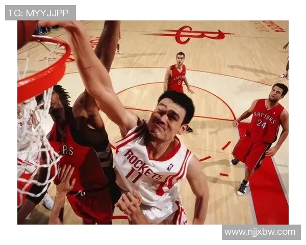 姚明在最新POP视频中展现篮球魅力与个人风采引发热议