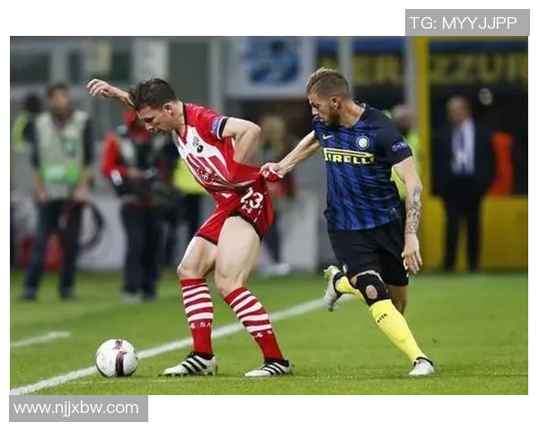 欧联杯激战曼联与国米零平局帽子戏法瞬间点燃全场激情分析