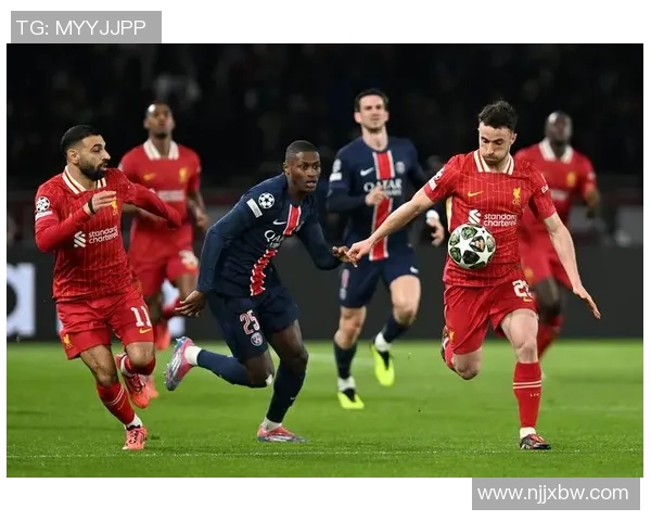 中超精彩对决巴黎圣日耳曼与尤文图斯激战成平局全场沸腾瞬间回顾