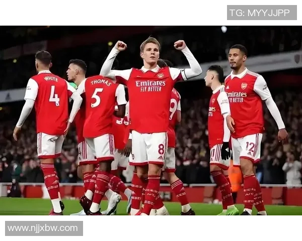 意甲激战:里昂险胜阿森纳4-3神扑引发争议判罚全场沸腾 意甲激战:里昂险胜阿森纳4-3神扑引发争议判罚全场沸腾