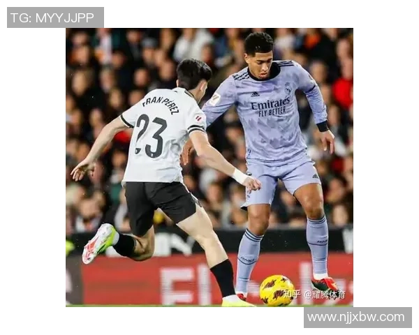 热刺与皇马友谊赛平局争议判罚引发全场热议与激情瞬间