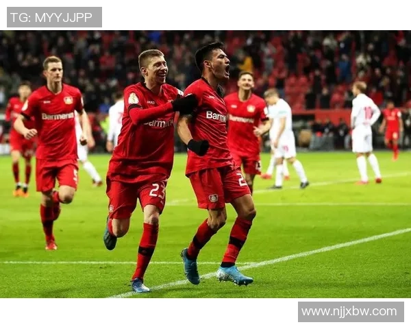 德甲精彩对决阿森纳与尤文图斯握手言和神扑瞬间成比赛焦点 德甲精彩对决阿森纳与尤文图斯握手言和神扑瞬间成比赛焦点