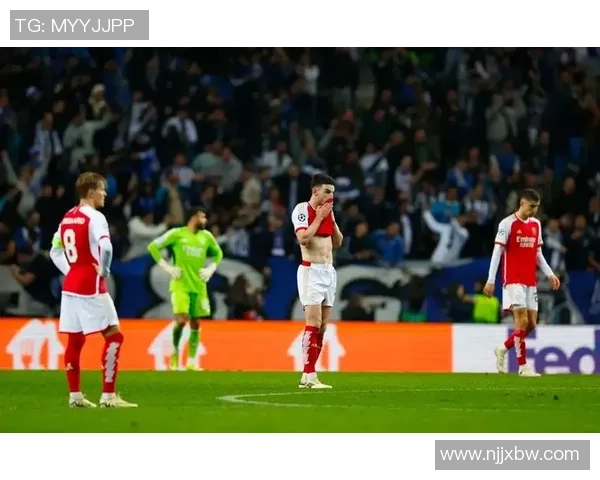 欧冠激战:多特蒙德与尤文图斯0比0平局引发争议判罚全场沸腾 欧冠激战:多特蒙德与尤文图斯0比0平局引发争议判罚全场沸腾