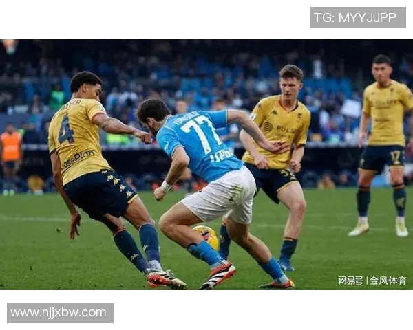 西甲激战:那不勒斯与巴萨战成平局补时争议进球引发全场轰动 西甲激战:那不勒斯与巴萨战成平局补时争议进球引发全场轰动