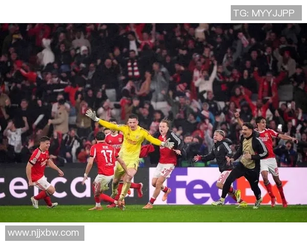 世界杯精彩对决莱比锡4-0本菲卡战术解析与绝杀瞬间回顾 世界杯精彩对决莱比锡4-0本菲卡战术解析与绝杀瞬间回顾