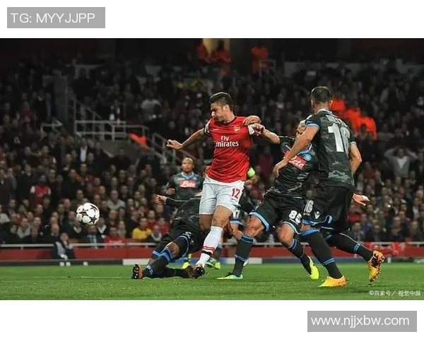 那不勒斯大胜波尔图四球狂潮引发全场欢呼盛况 那不勒斯大胜波尔图四球狂潮引发全场欢呼盛况