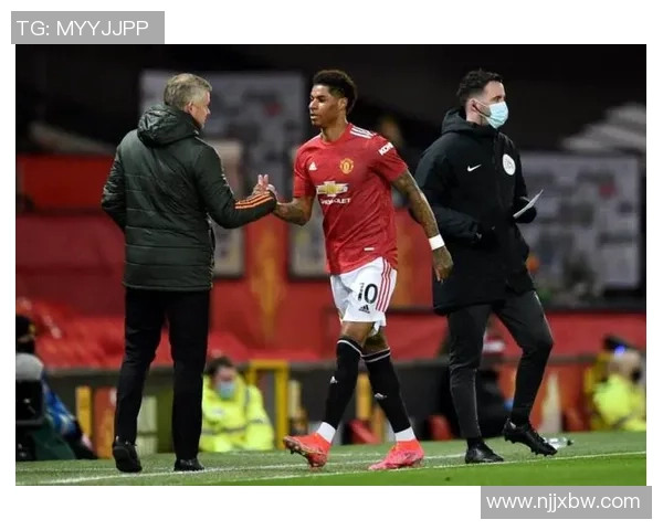 英超经典对决曼联与巴萨战成平局引发全场热议