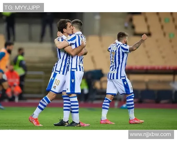 西甲激战曼联大胜本菲卡点球大战引发全场狂欢与转会热议 西甲激战曼联大胜本菲卡点球大战引发全场狂欢与转会热议