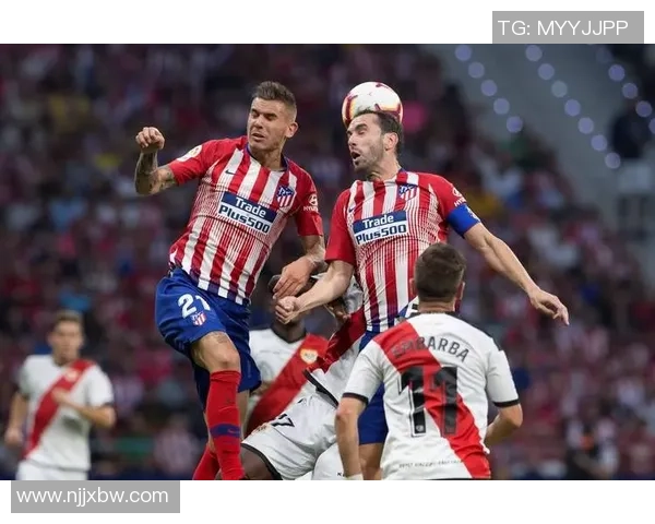 足总杯激战：那不勒斯逆转马竞红牌事件引发全场热议与战术解析